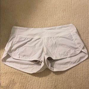 Lululemon 2.5’ speed up shorts
